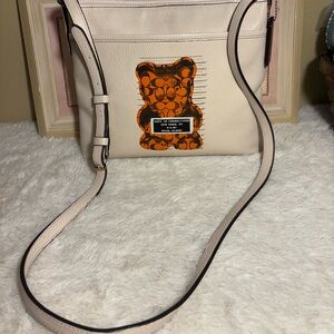 Coach Vandal Gummy File Crossbody Limited Edition in Rare Cream